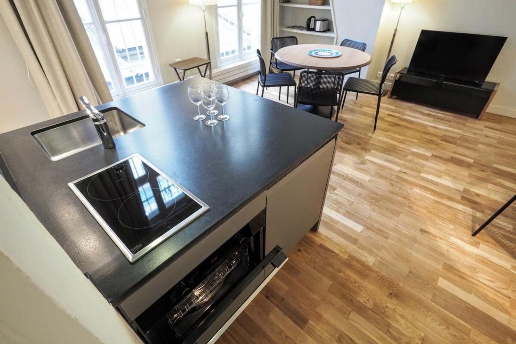 Moliere Chicsuites Apartment